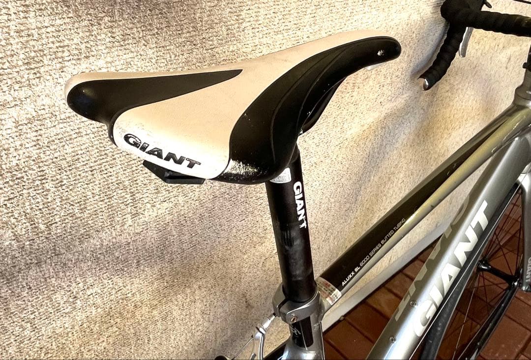 引取歓迎 GIANT DEFY3 Sサイズ(165〜180cm)ダークグレー