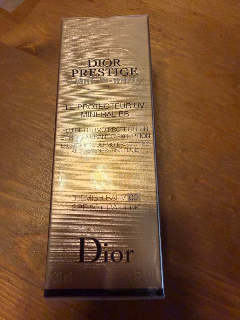 最終値下げDior PrestigeBBクリーム SPF50+ PA++++00