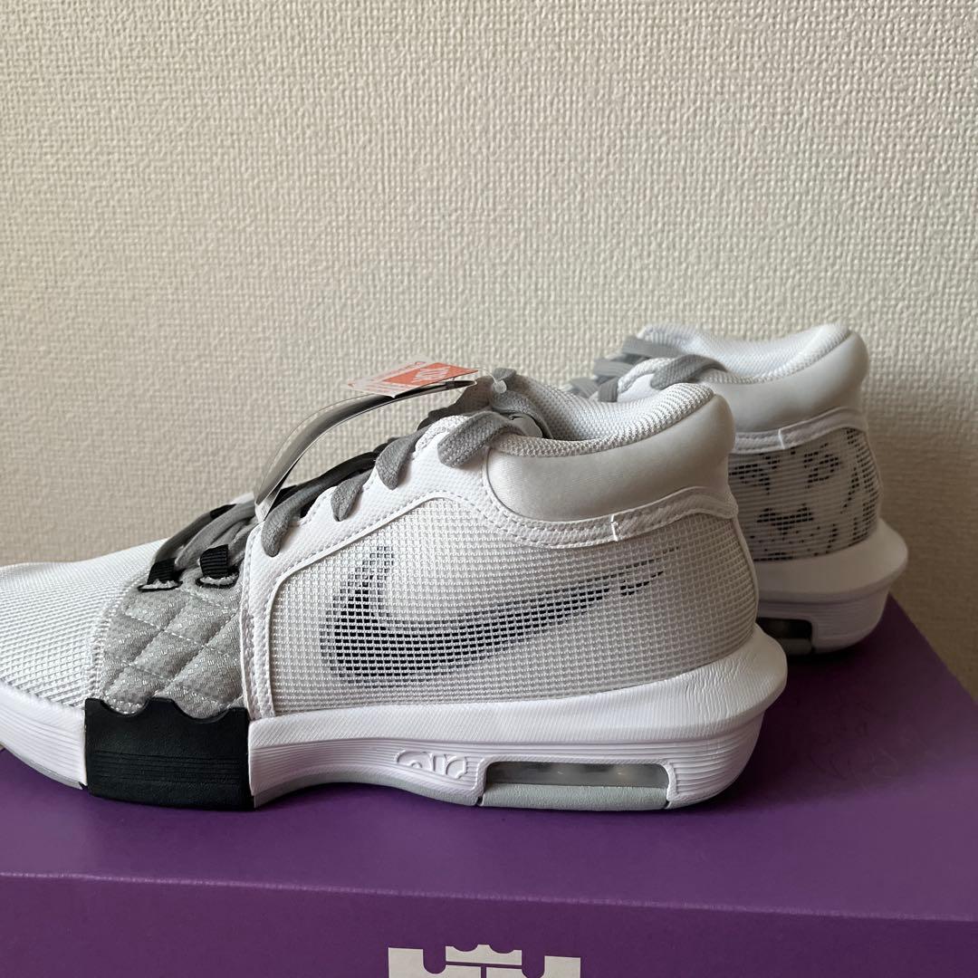 NIKE スニーカーFB2237-100