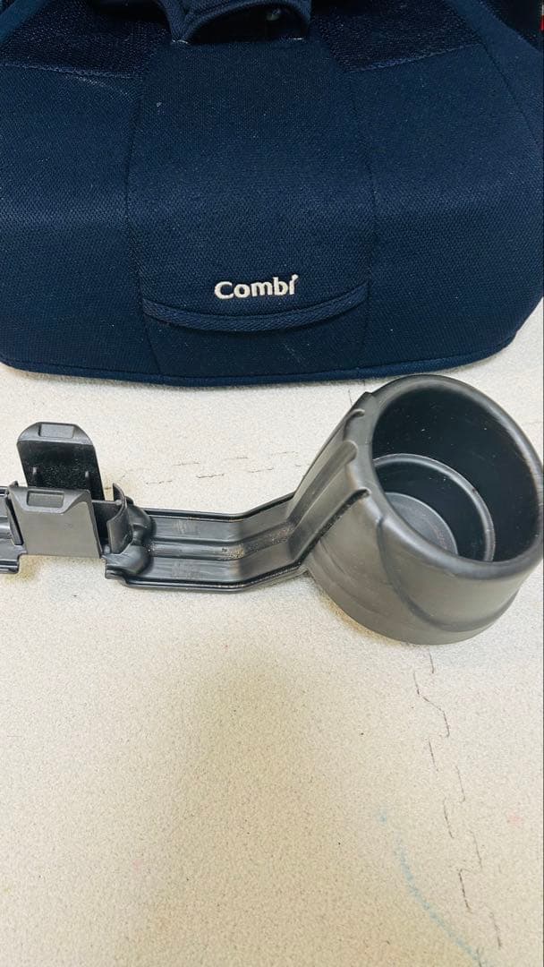 Combi ジョイトリップエアスルー　ジュニアシート　ネイビー