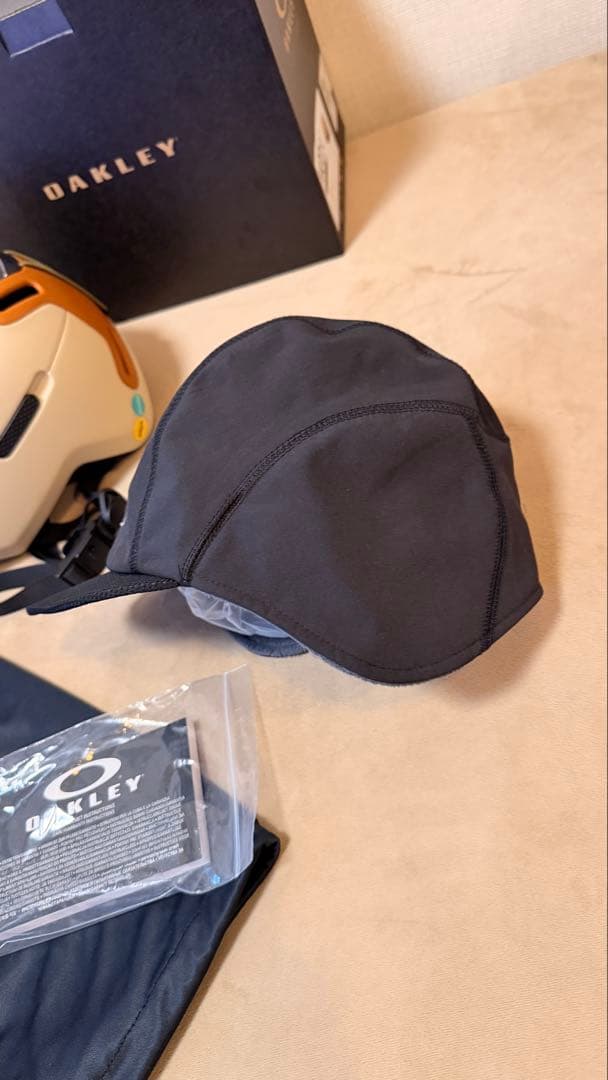 OAKLEY MOD BC ヘルメット M クリーム色