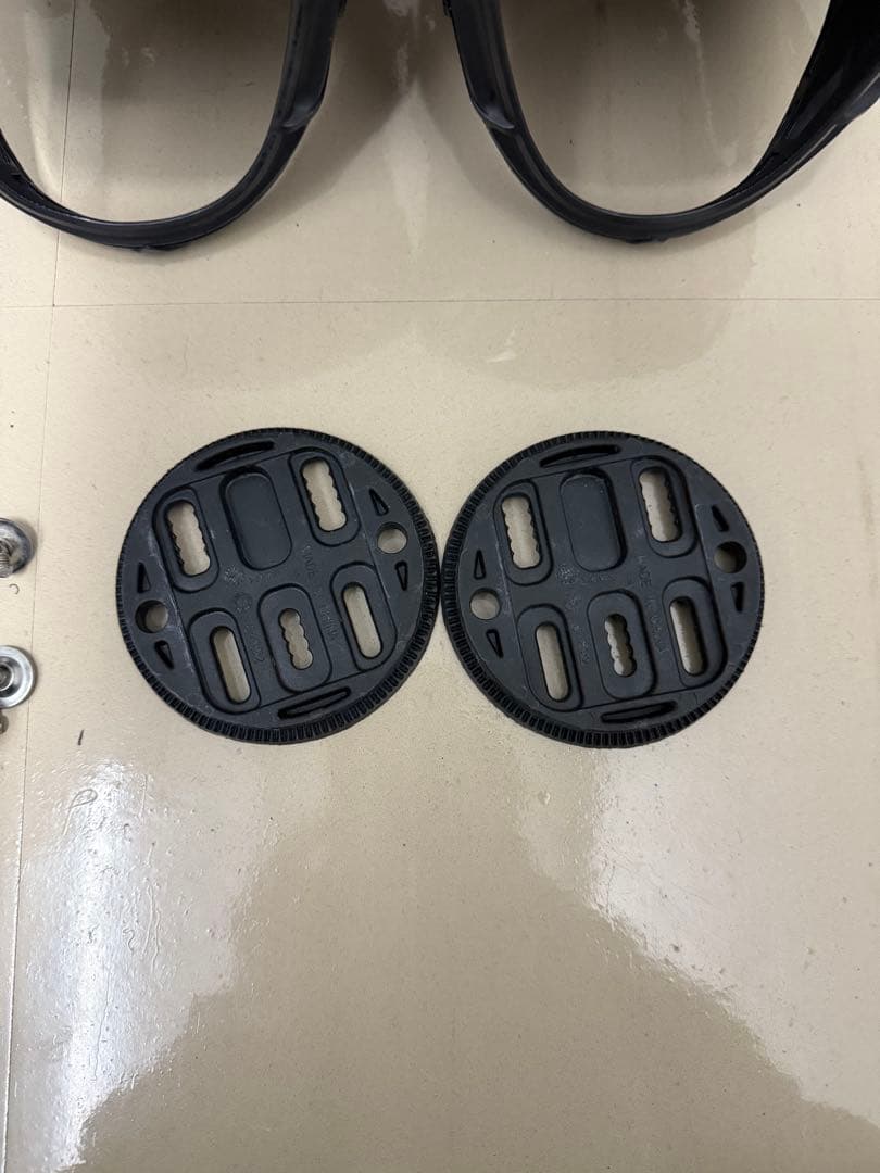 SALOMON district und 23-24モデル　サイズM 補修有