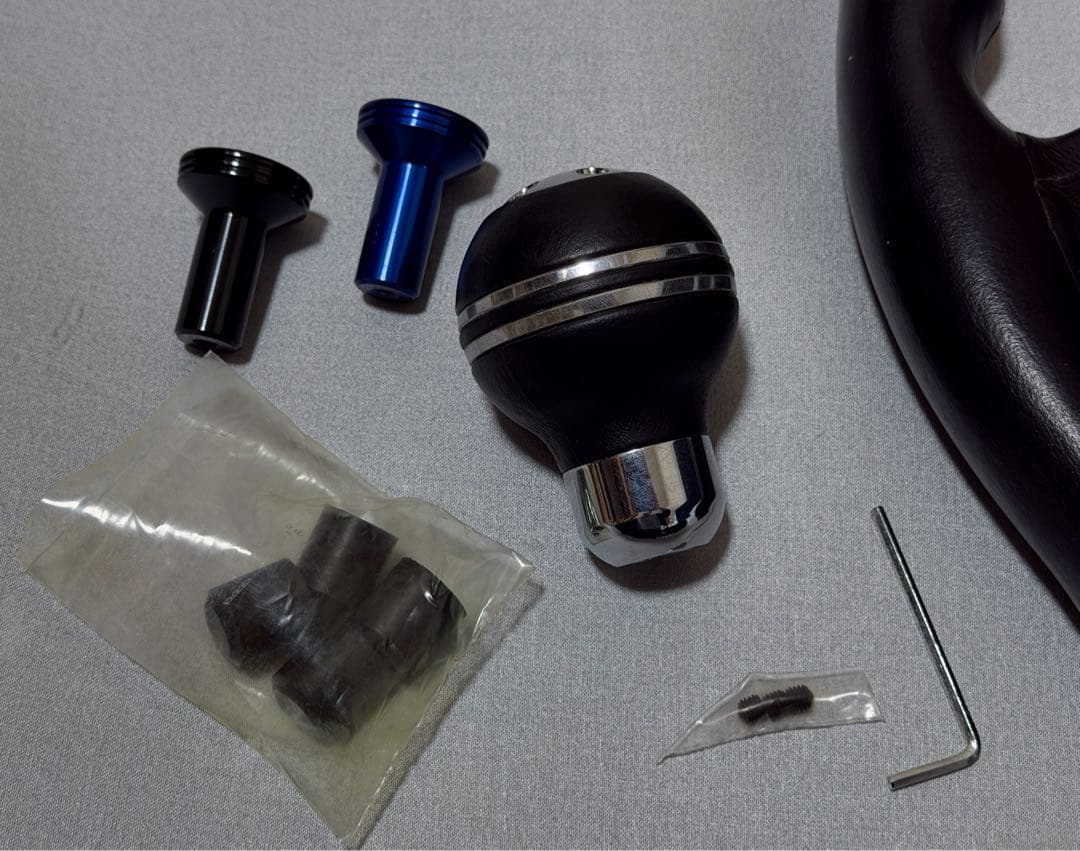 momo CORSE ステアリング おまけ付