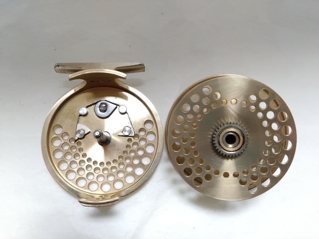 イナガキ フライリール FLY TROUT Ⅲ