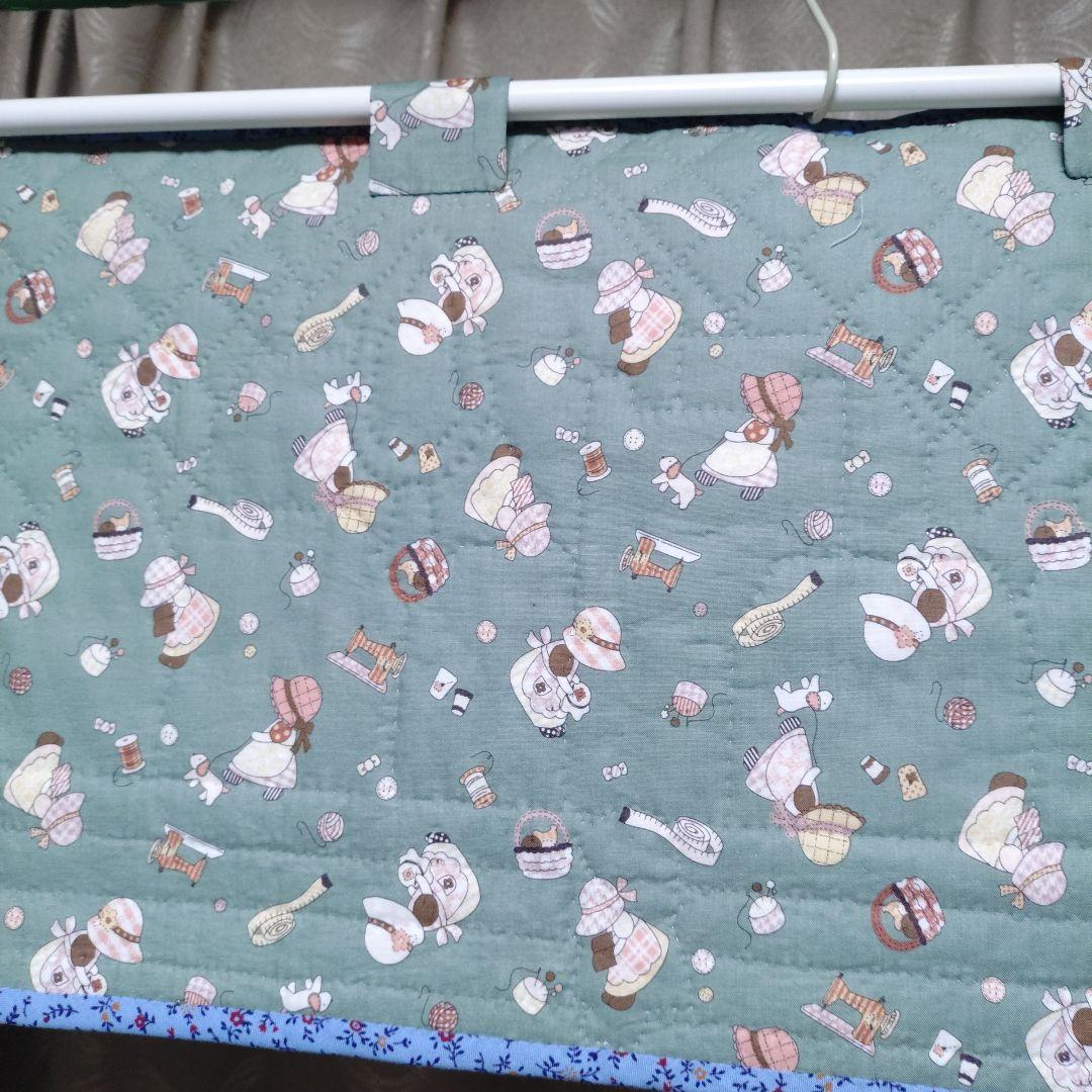 ハンドメイド　パッチワークタペストリー