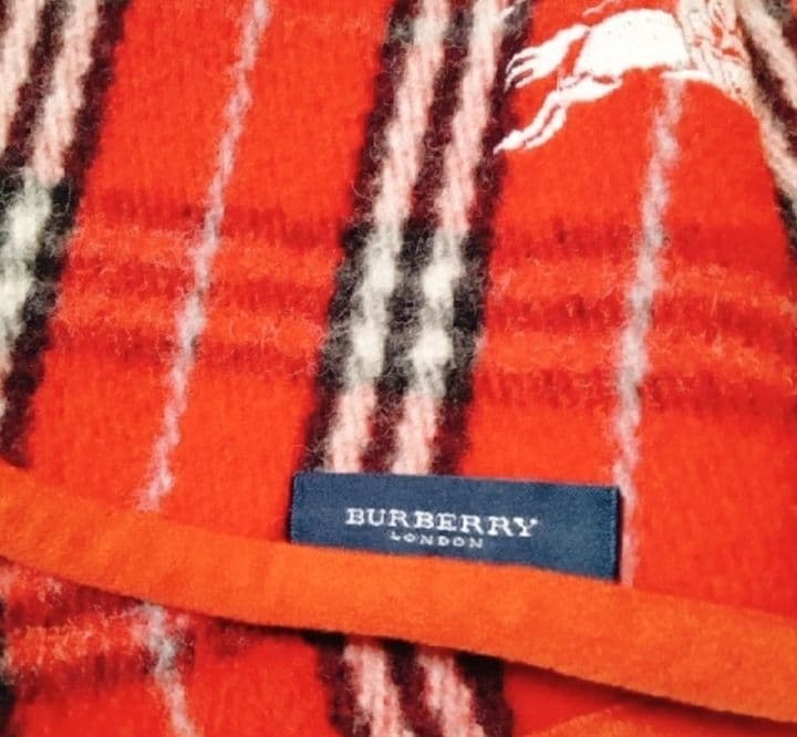 BURBERRYバーバリー ウール100%ブランケット厚手（レッド）