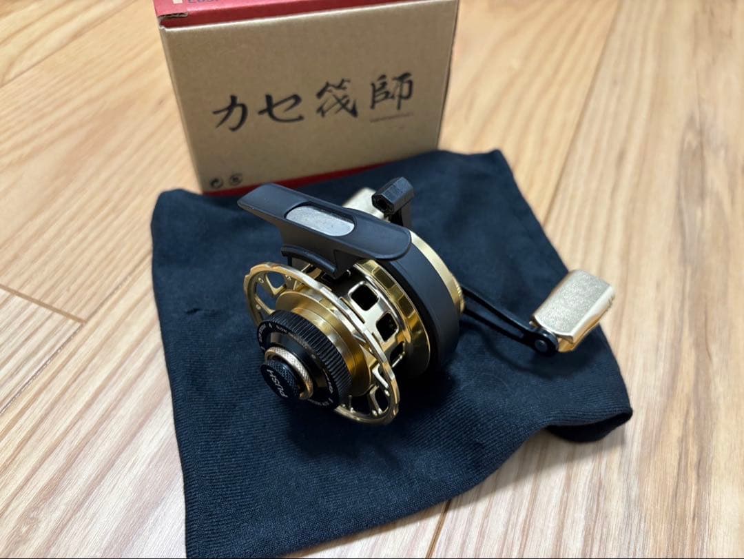未使用 筏リール 右巻き マグネットブレーキ付 カセリール カセ釣り片