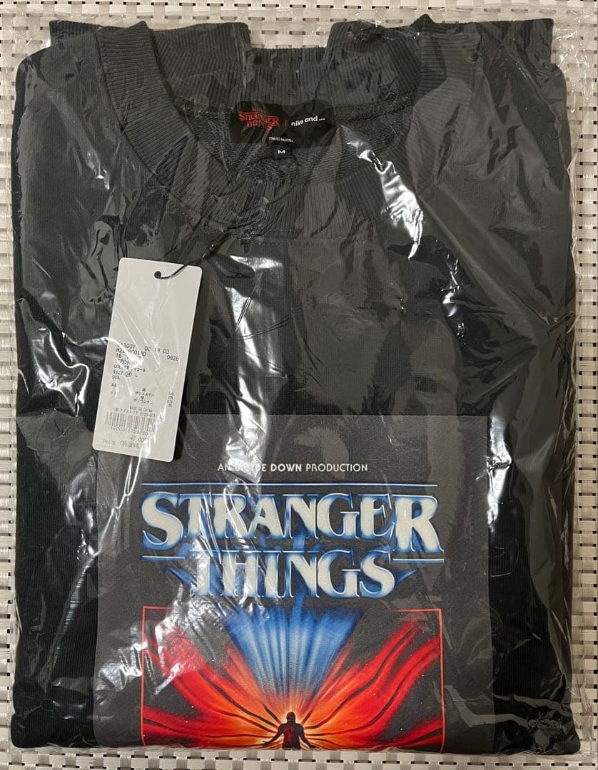 ◆新品◆ 【STRANGER THINGS】コラボプリントスウェット チャコール