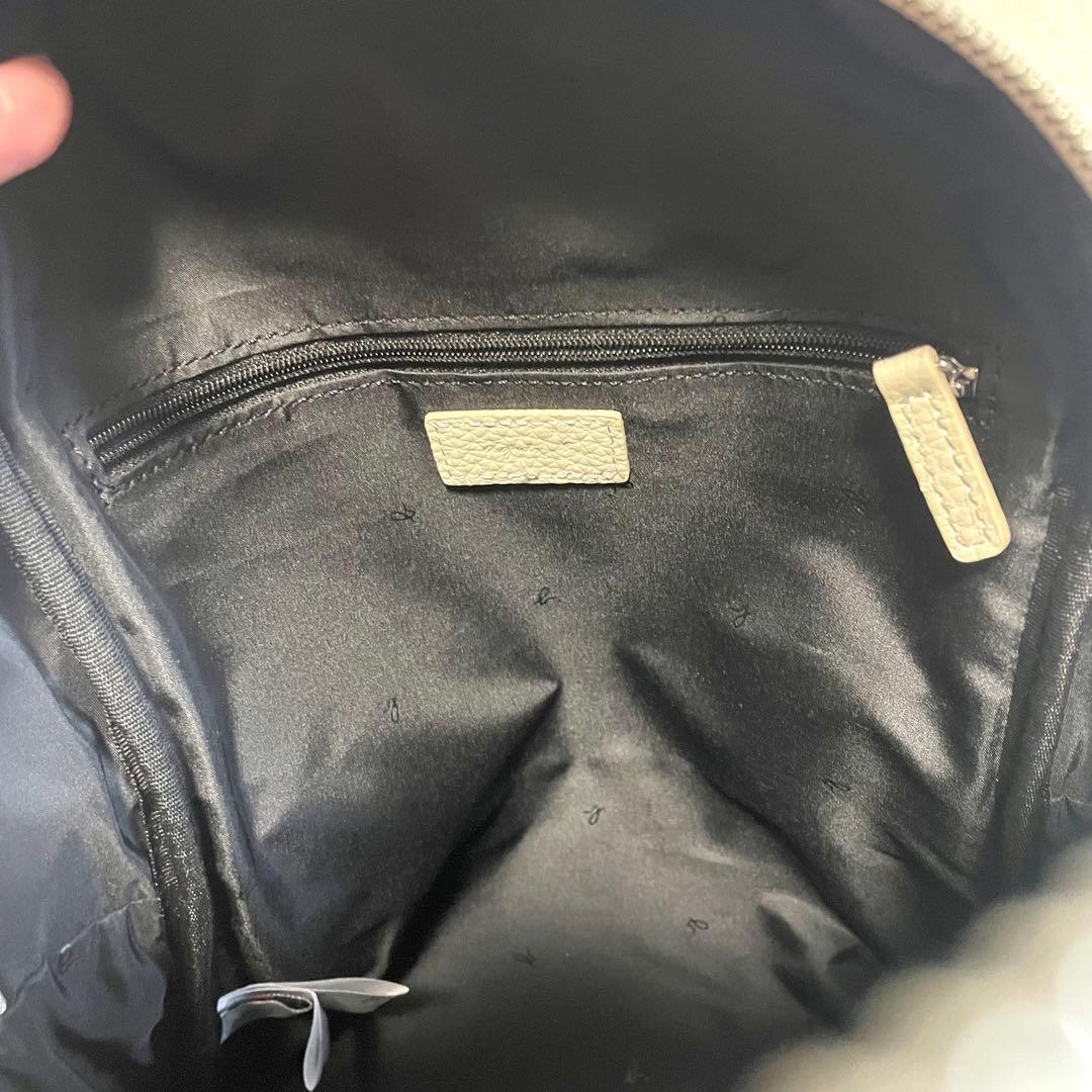 も*こ様 激レア 美品【アニエスベー】リュック ロゴ 刺繍 牛革 レザー グレー