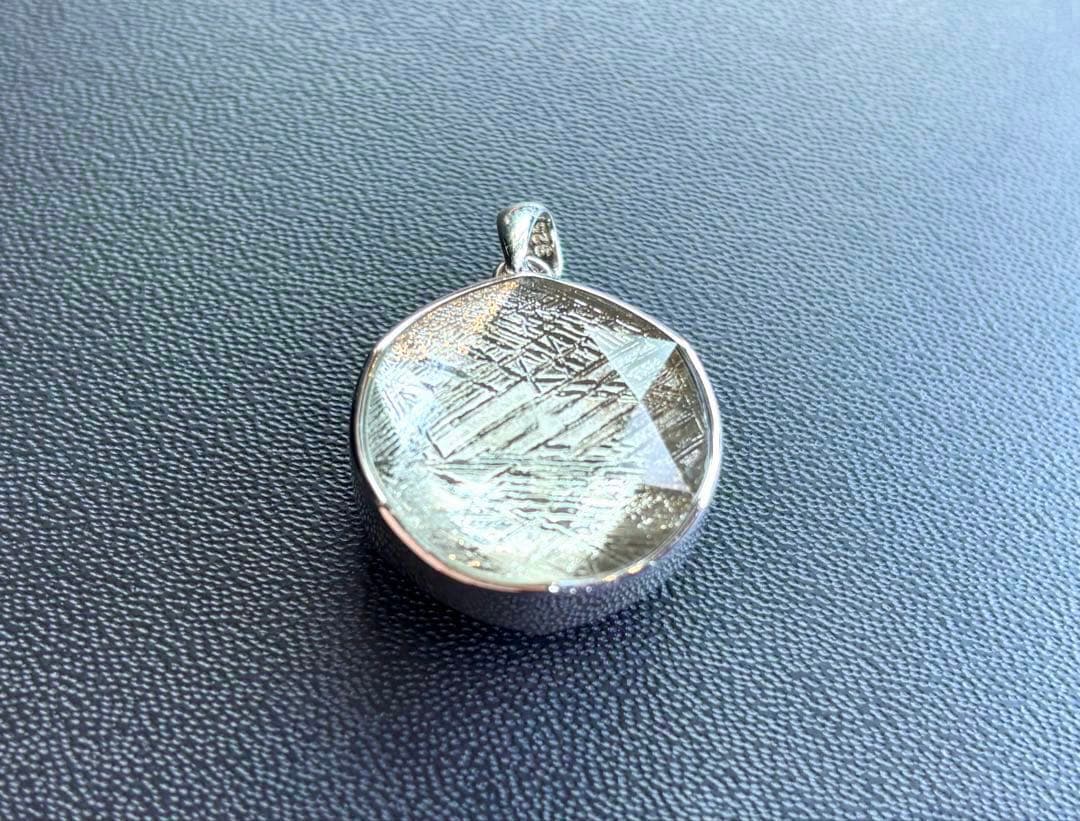 ナデシコ　究極品質　レインボーアンモライトとシルバーギベオンの六芒星PT