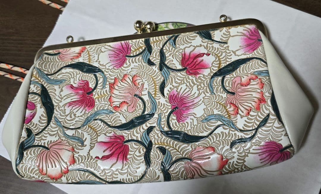 文庫屋大関 がま口ハンドルクかラッチ(限定 廃盤商品) - メルカリ