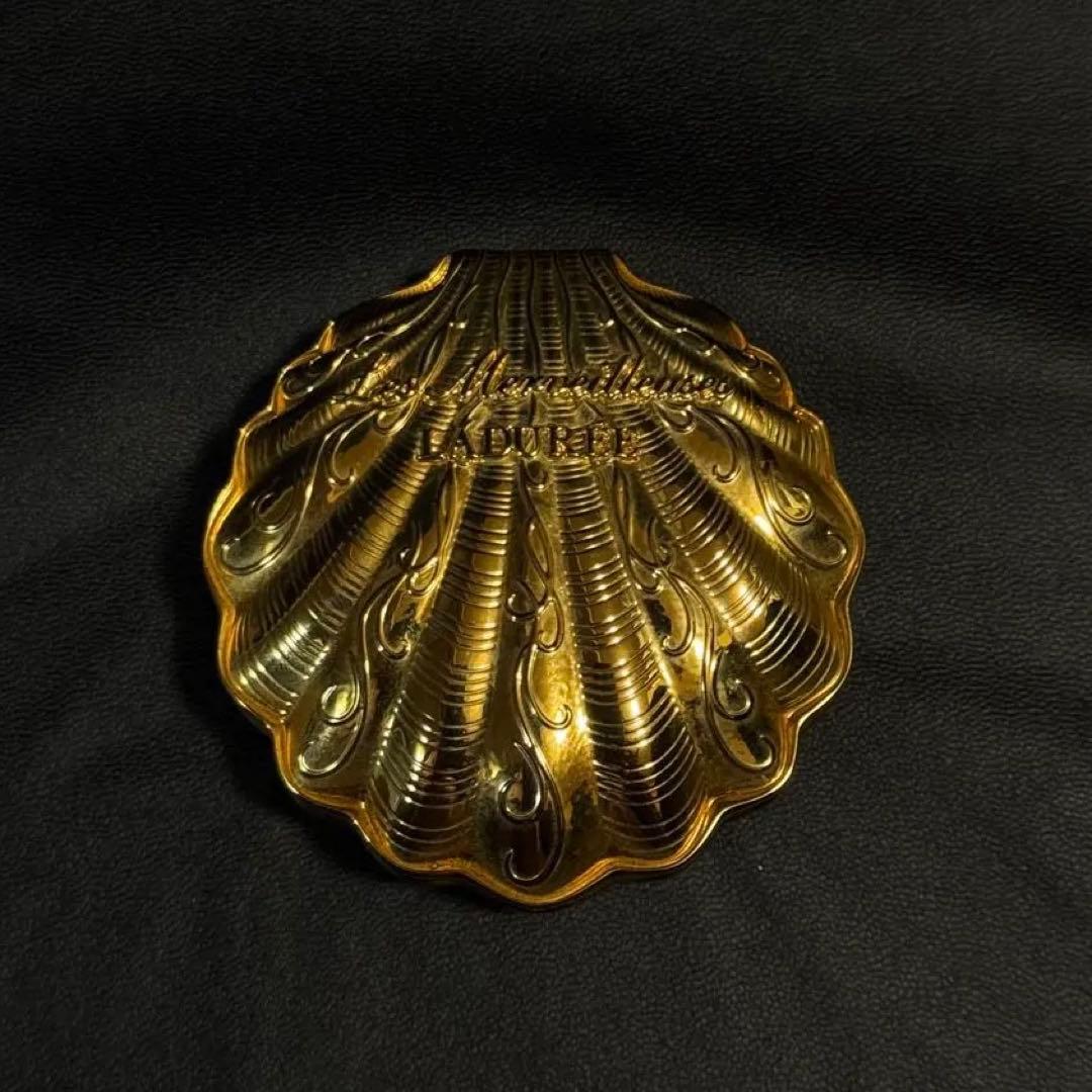 LADUREE 貝殻 シェル ファンデーション コンパクト ラデュレ 貝殻