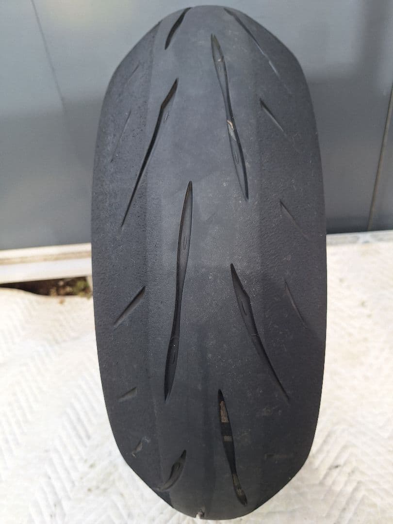 ブリジストン☆バトラックスS23リア180/55/17約半年間使用。