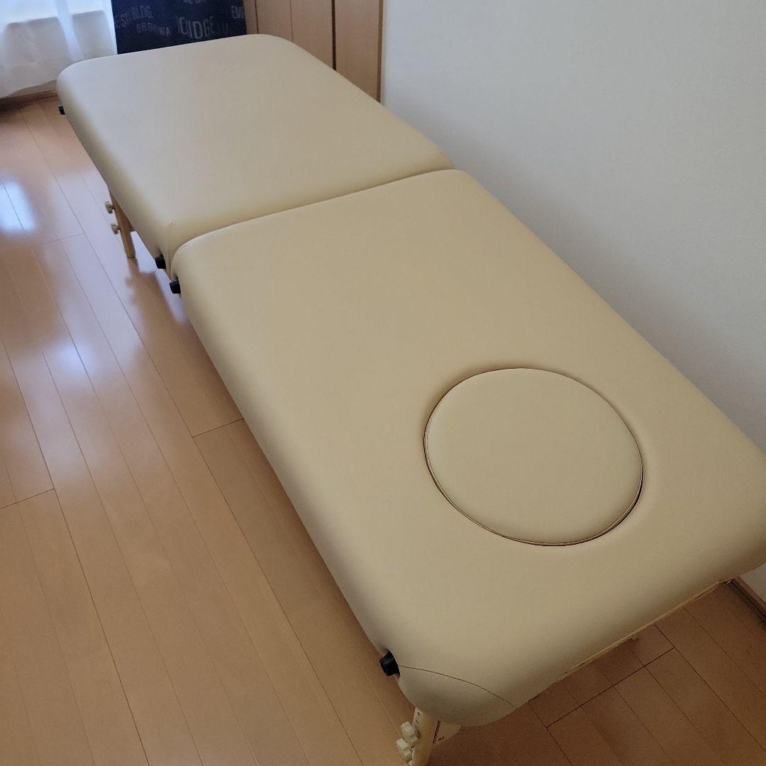 フォンタナ施術用折り畳ベッド、マッサージ等にも使用出来ます。【かなりの美品です】