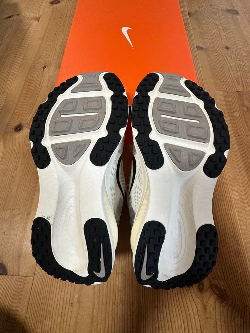 NIKEボメロ18(25.0cm)