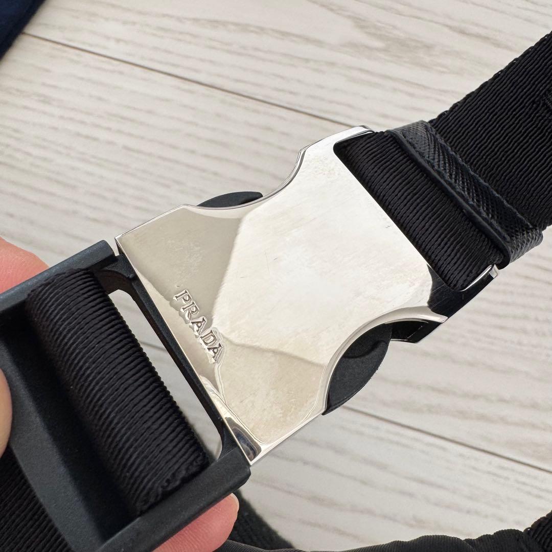 【美品！】PRADA リナイロン ボディバッグ・ウエストポーチ　2VL033