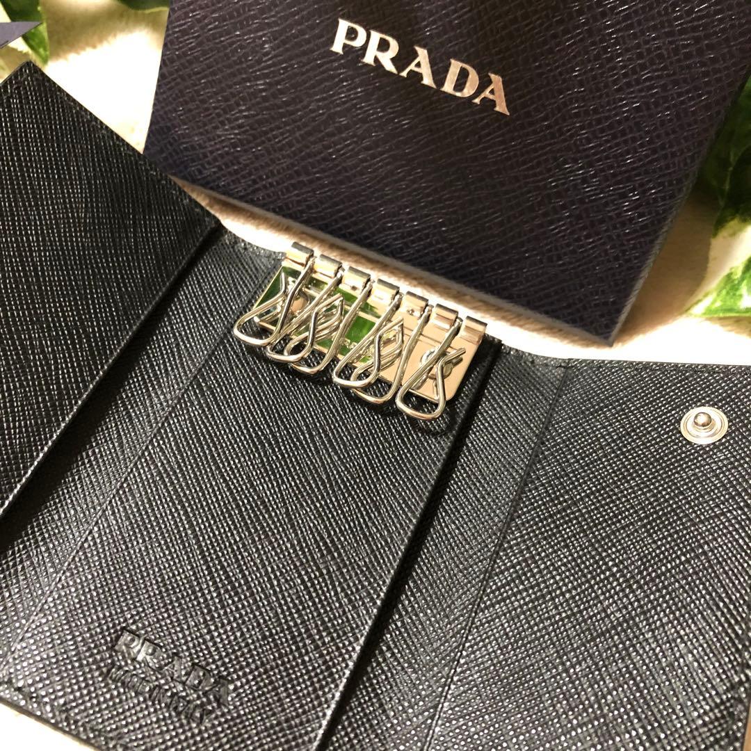 極美品　プラダ　キーケース　6連　サフィアーノレザー　ブラック　黒　箱付き