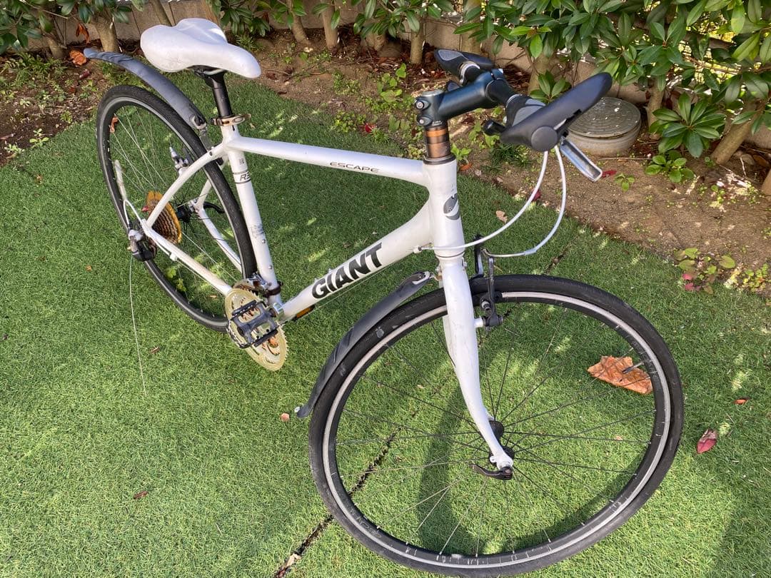 GIANTジャイアント クロスバイク ESCAPE R3 白