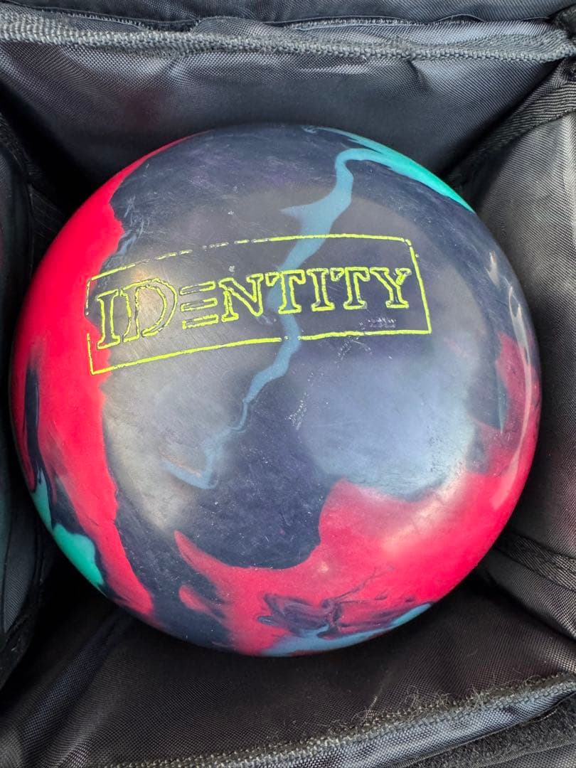 ボウリングボールセット（IDENTITY、DARK PHYSX）
