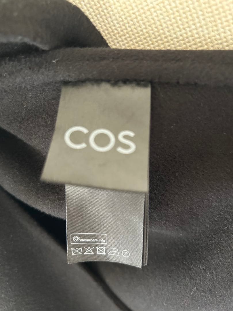 COS コス／WOOL MIX HYBRID CAPE