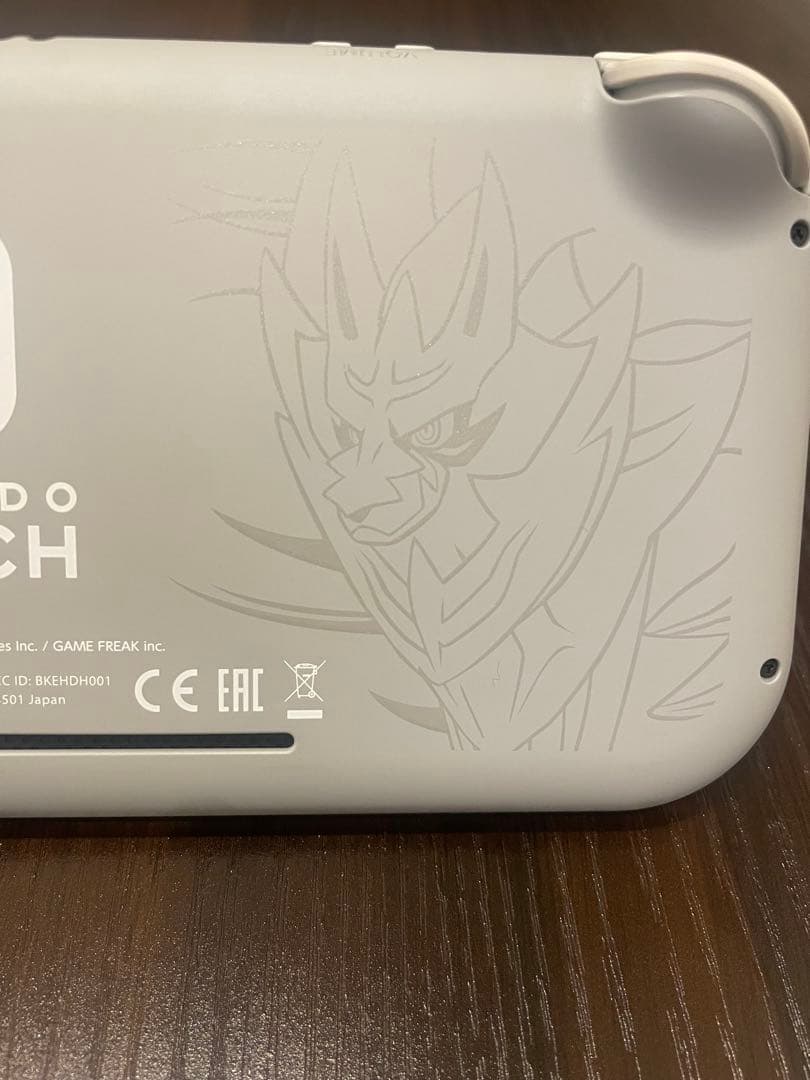 Nintendo Switch Lite（ザシアン・ザマゼンタ エディション）