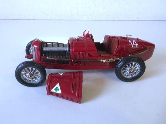 Mebe Toys (1/24) アルファロメオ Grand Prix P2