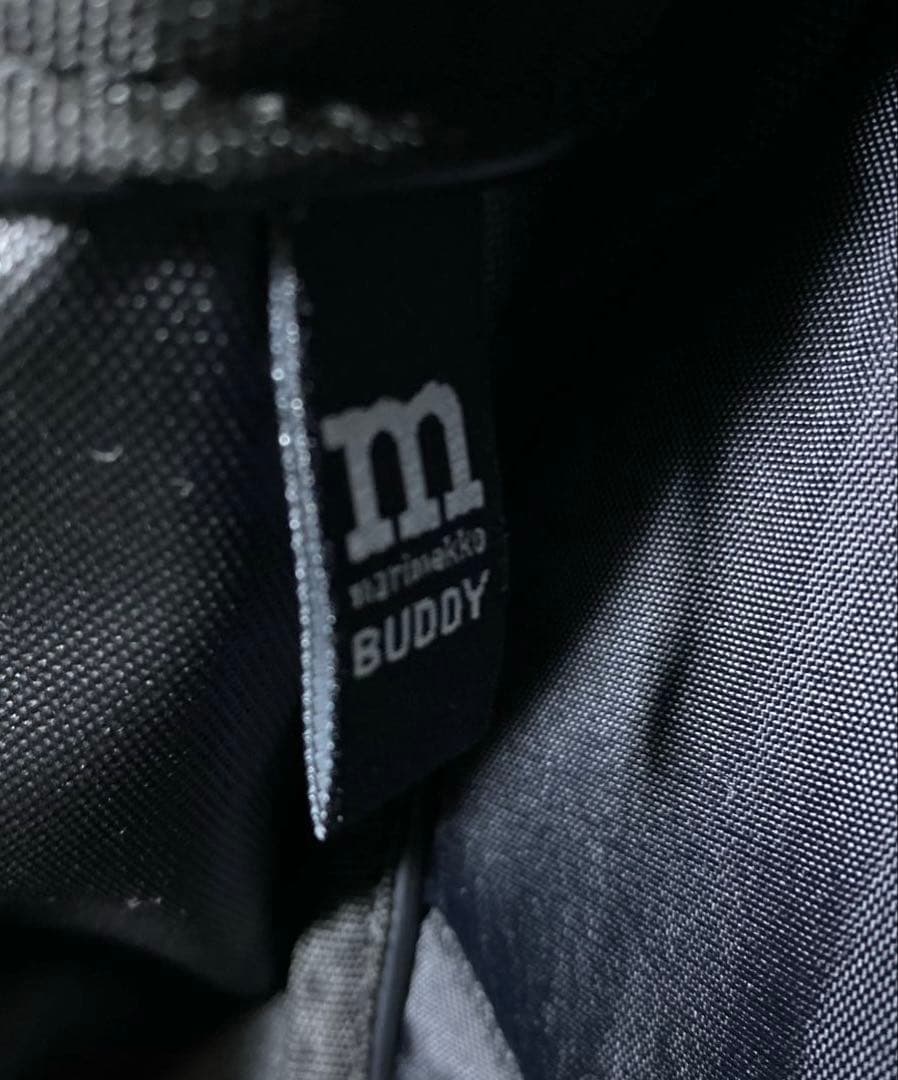 【美品】マリメッコ buddy バディ リュック 黒 大容量 バックパック A4