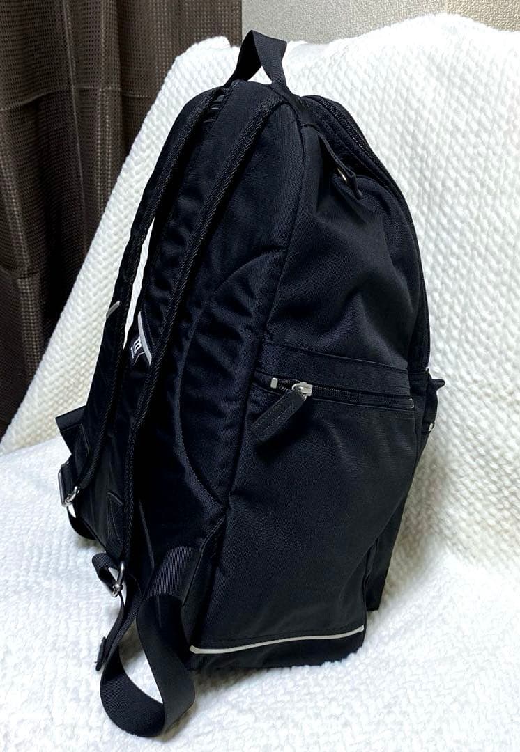 【美品】マリメッコ buddy バディ リュック 黒 大容量 バックパック A4