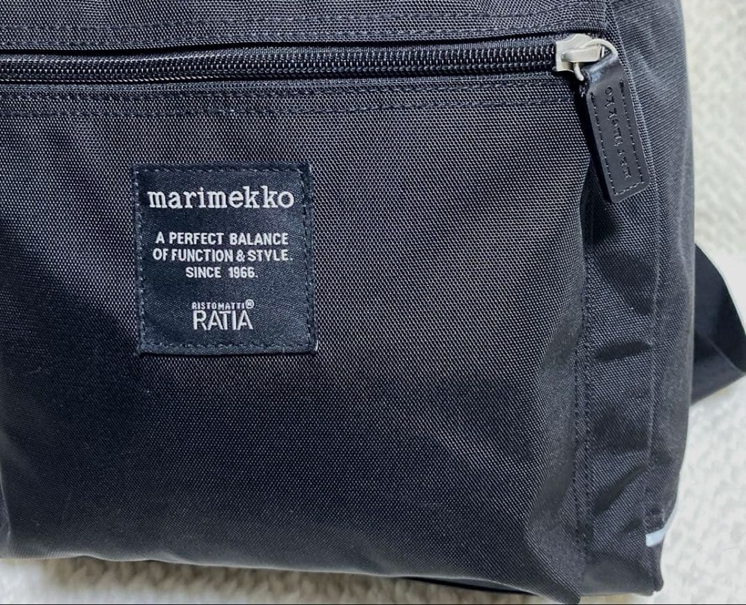 【美品】マリメッコ buddy バディ リュック 黒 大容量 バックパック A4