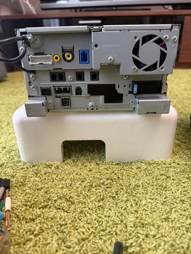 ケンウッド彩速ナビ　カーナビ　サブウーファー　MDV-Z702 KSC-SW50