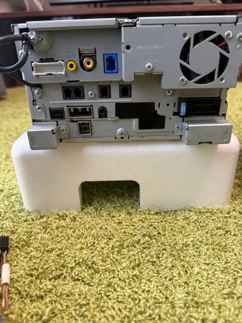 ケンウッド彩速ナビ　カーナビ　サブウーファー　MDV-Z702 KSC-SW50