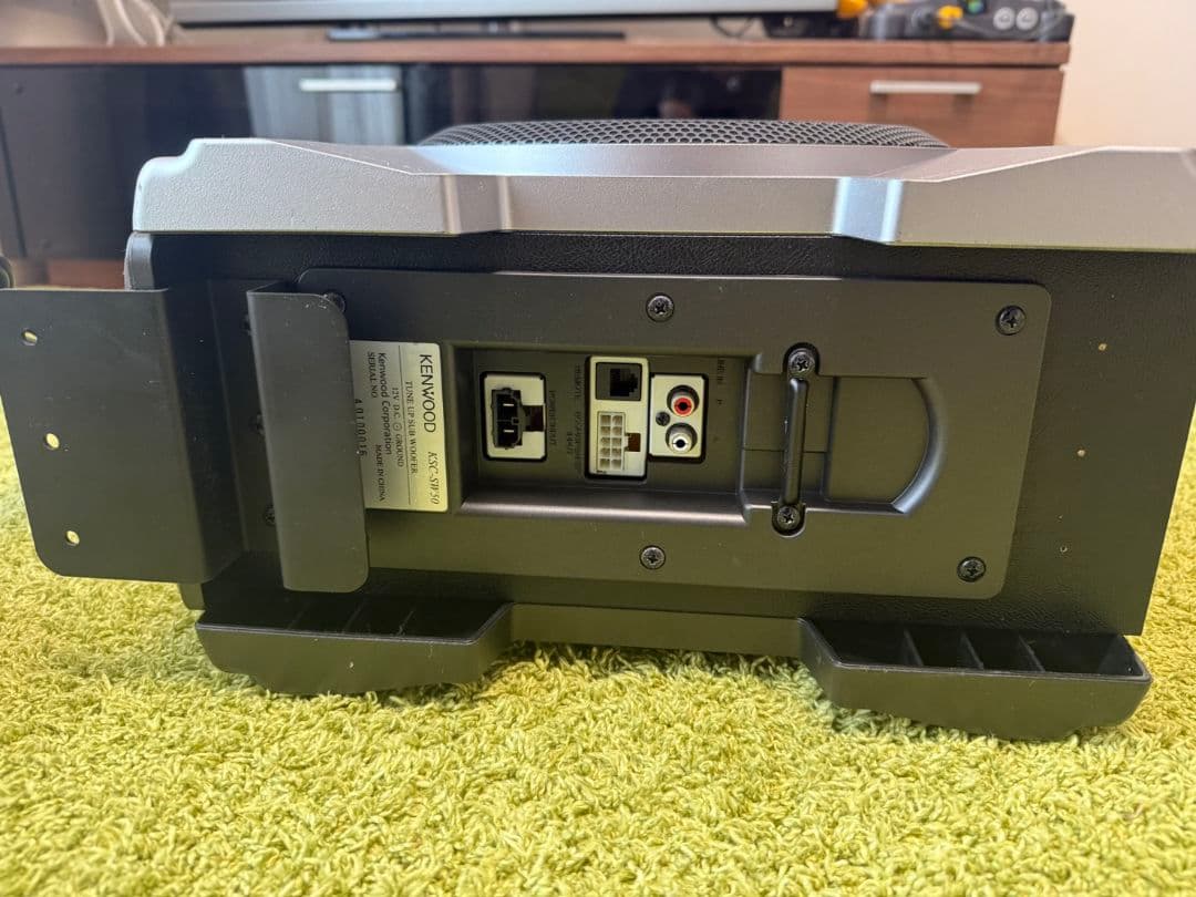 ケンウッド彩速ナビ　カーナビ　サブウーファー　MDV-Z702 KSC-SW50