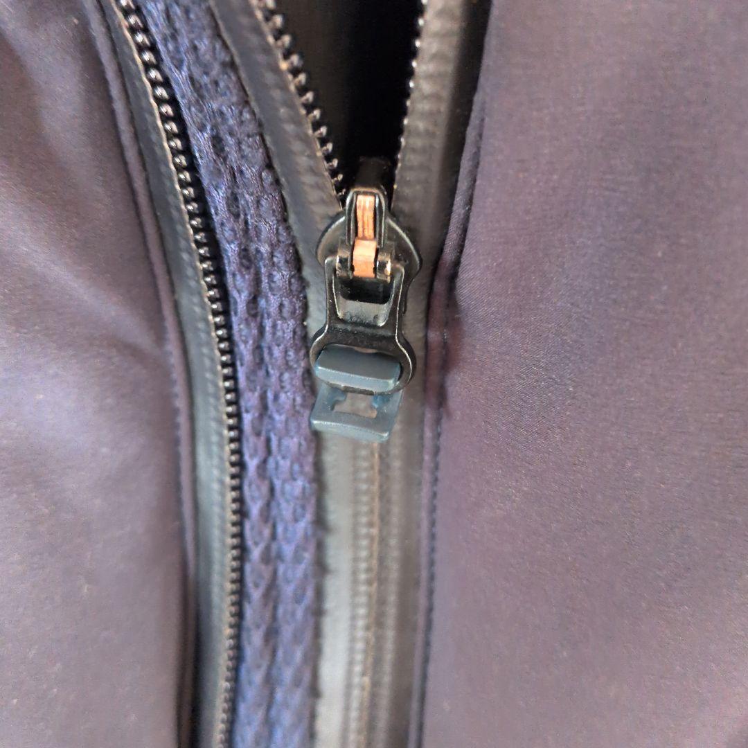 DESCENTE ダウンジャケット フード付き　水沢ダウン