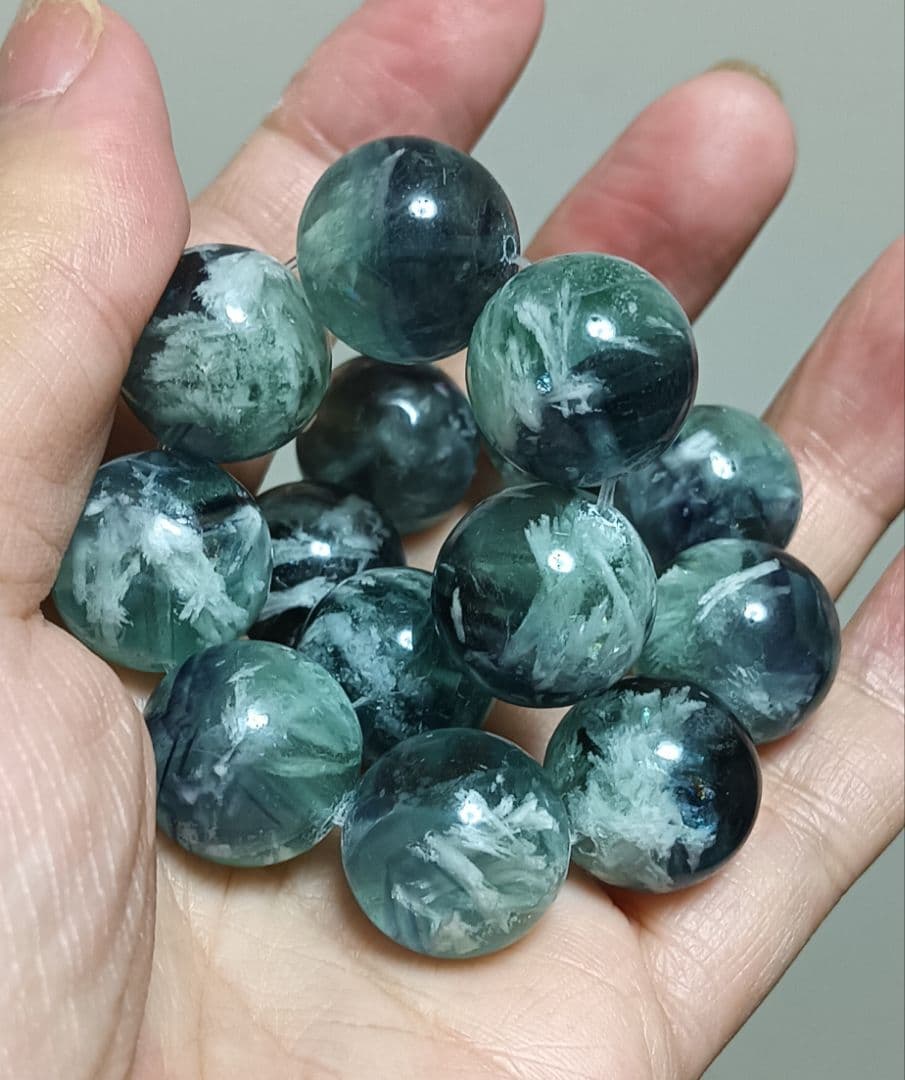 大迫力!ブルー入りエンジェルフェザーフローライト大玉15mmブレス内径約18cm