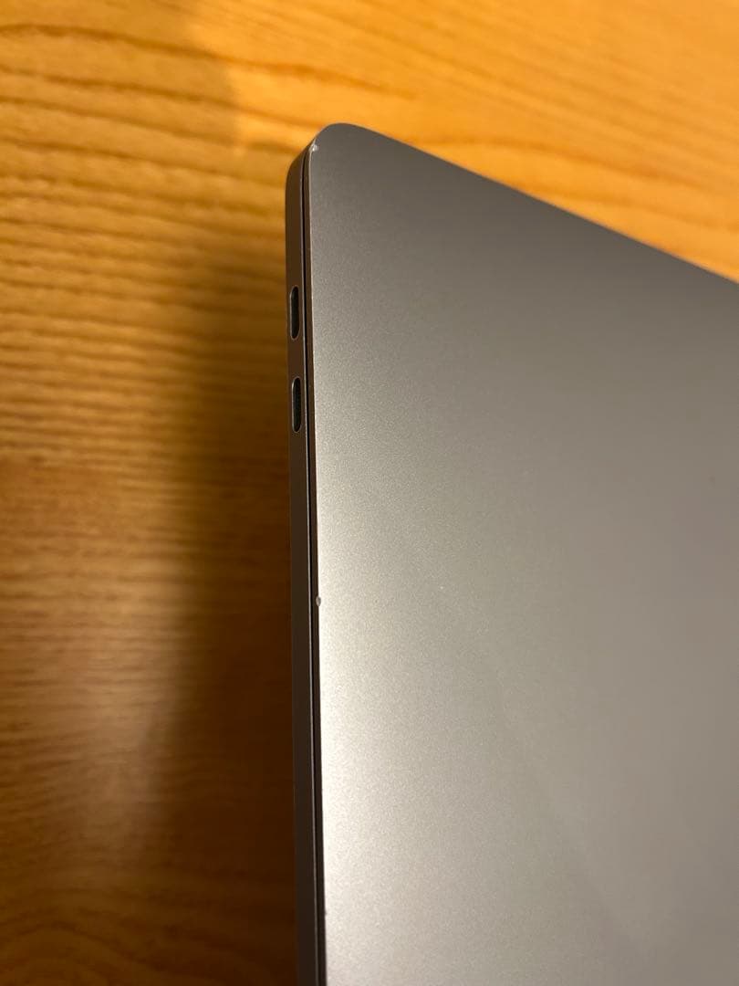 MacBook Pro 15インチ 2018 / 16GB / 512GB