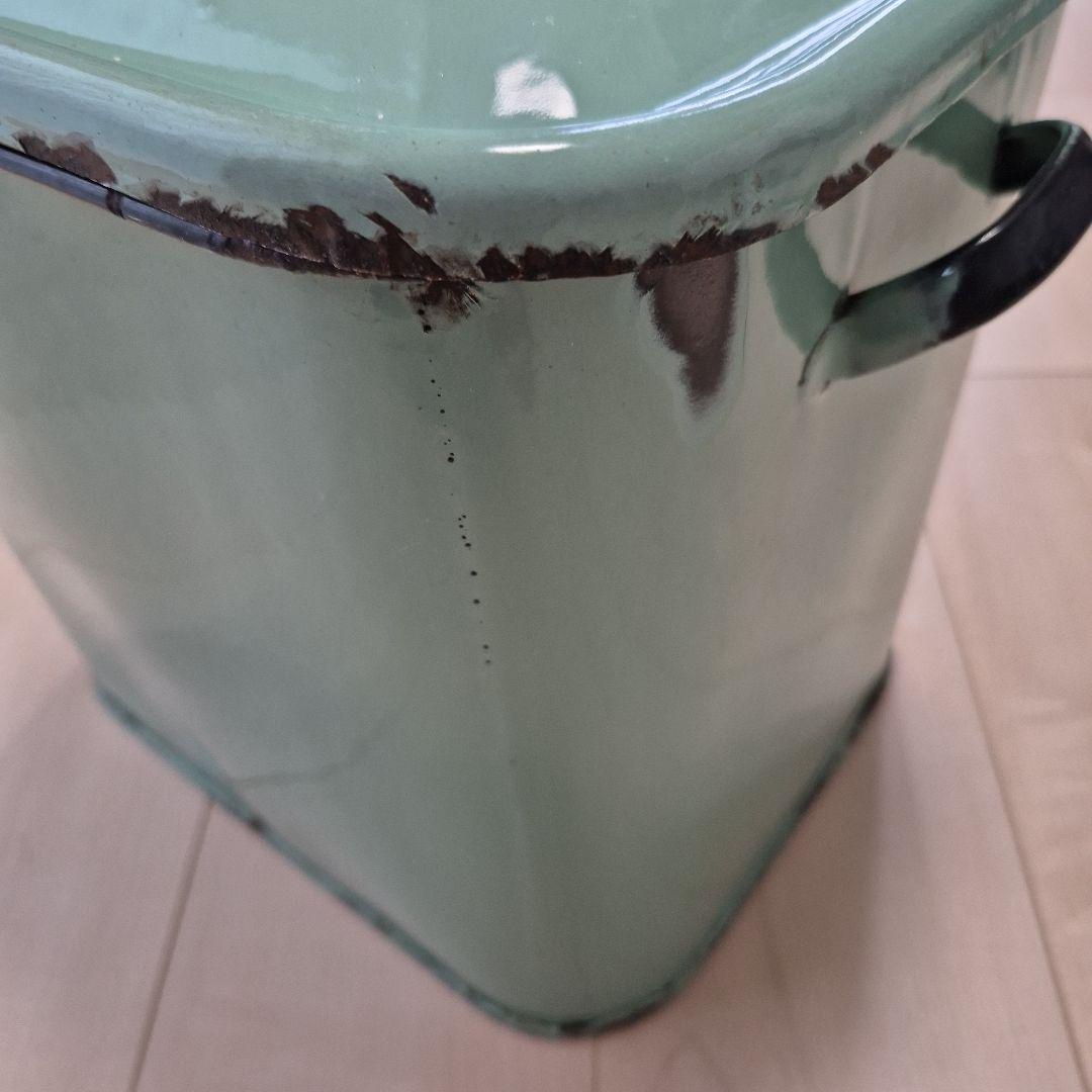 お値下げ　イギリスアンティーク　ホーロー　ブレッド缶　グリーン