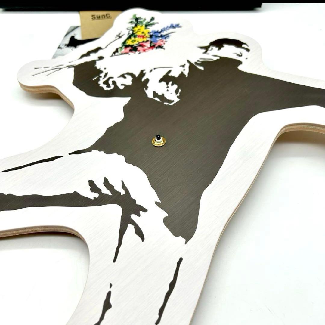 バンクシー カリモク インテリア 壁掛時計 フラワーボンバー 花束