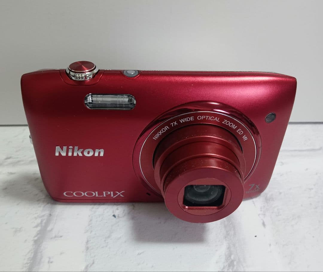 アラになります♪　　　　　　　 〇Nikon COOLPIX レッド