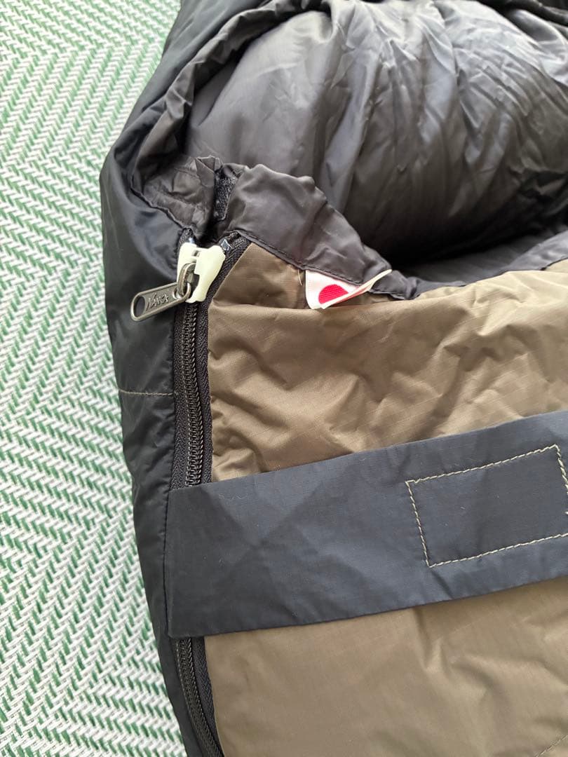 NANGA 寝袋 オーロラSTDレギュラーサイズ　オリーブグリーン　650FP