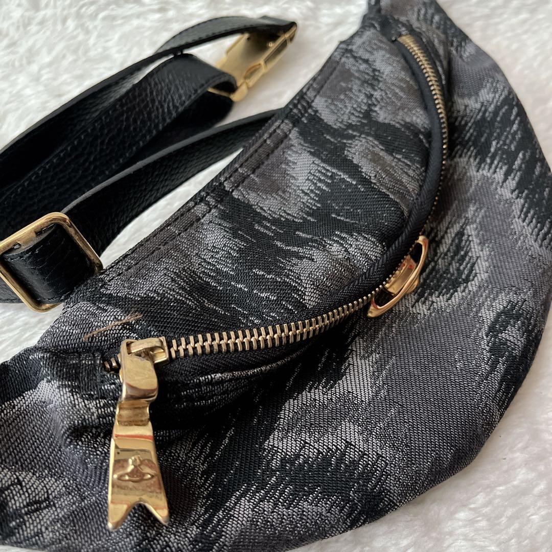 ヴィヴィアンウエストウッド　ウエストポーチ　ショルダーバッグ　金オーブ