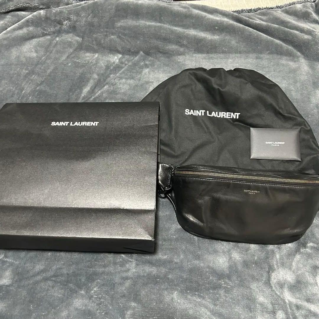 SAINT LAURENT ブラック ボディバッグ