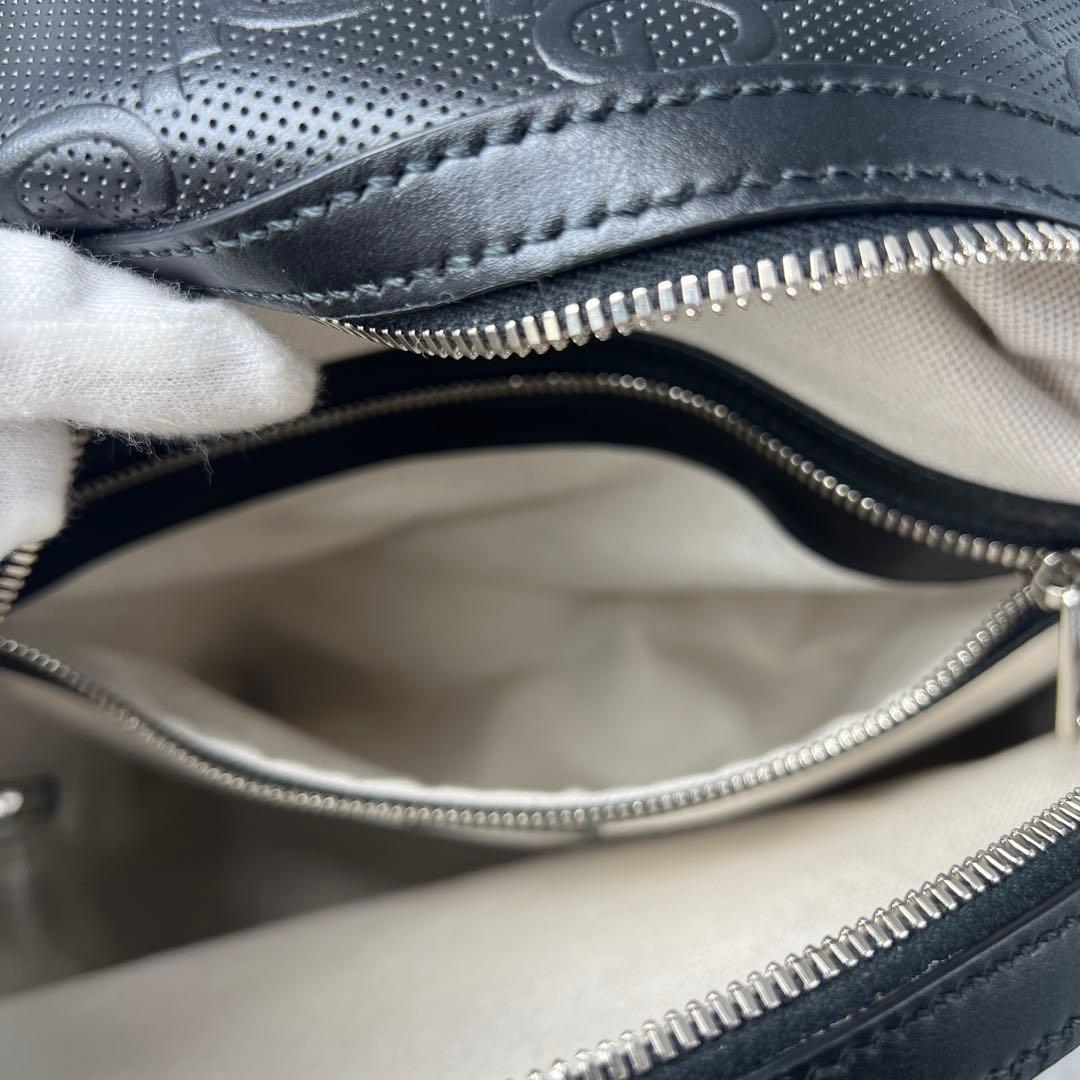 ✨極美品✨GUCCI グッチ　GGエンボス　レザーリュックサック　バックパック