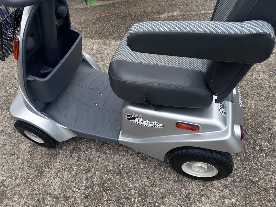 美品！電動車椅子 シニアカー SERIO セリオ SBT40
