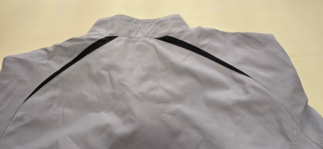 ミッキーマウス AHEAD ウィンドブレーカー グレー