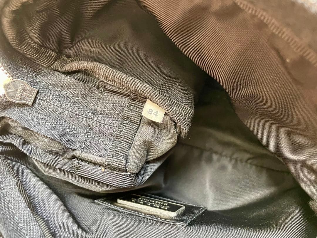 【美品】PRADAプラダ ボディバッグ ウエストポーチ 三角ロゴ ナイロン 黒