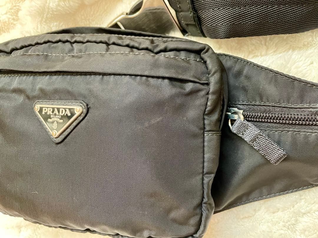 【美品】PRADAプラダ ボディバッグ ウエストポーチ 三角ロゴ ナイロン 黒