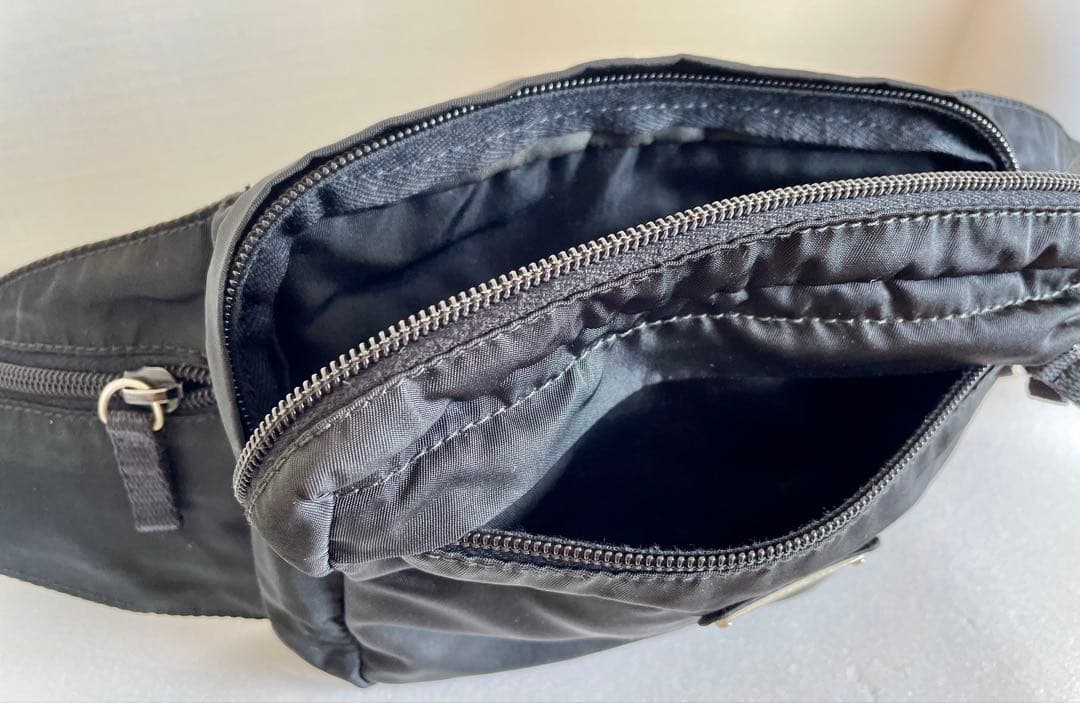 【美品】PRADAプラダ ボディバッグ ウエストポーチ 三角ロゴ ナイロン 黒