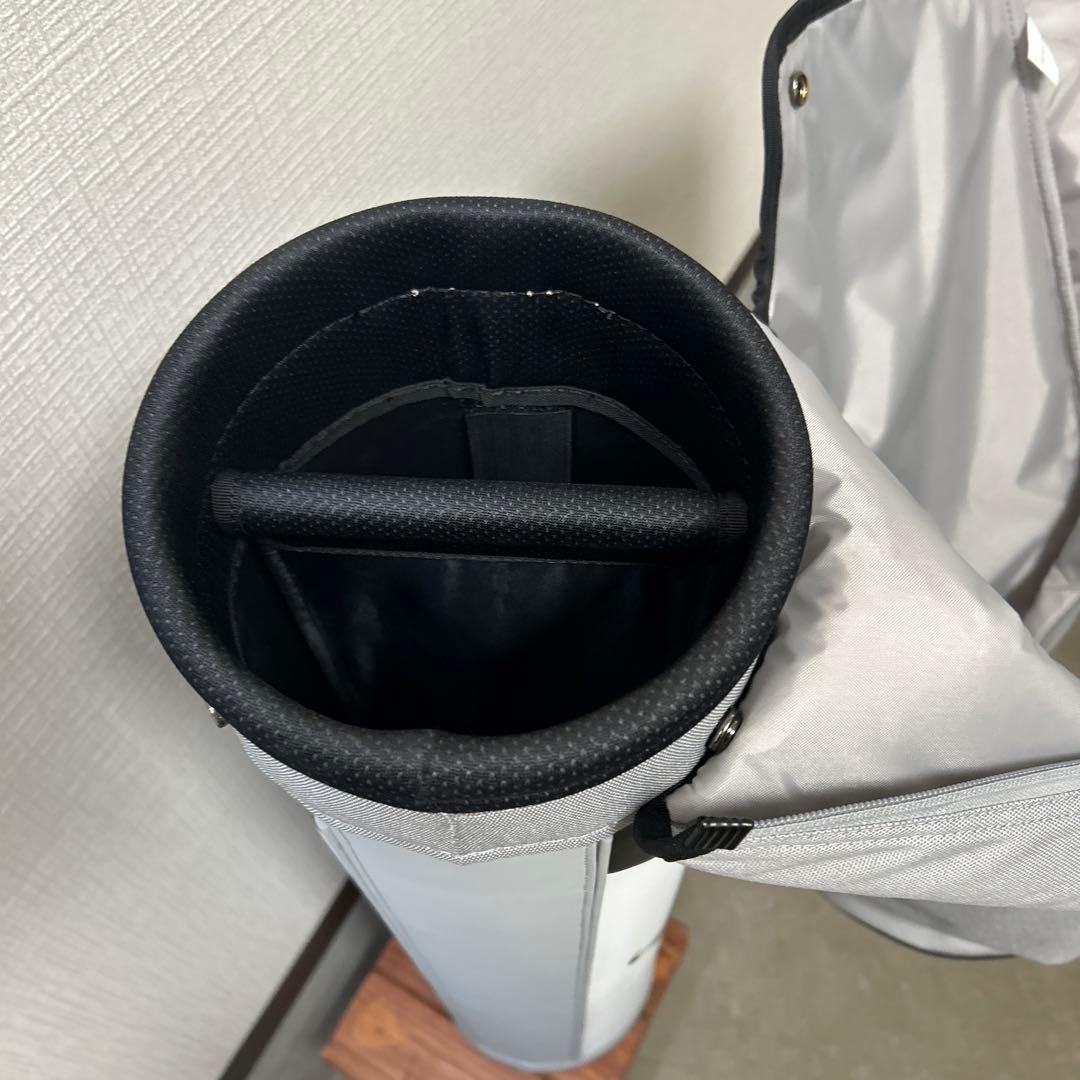 美品 未使用 タイトリスト 細身 キャディバッグ グレー フード付き直立型