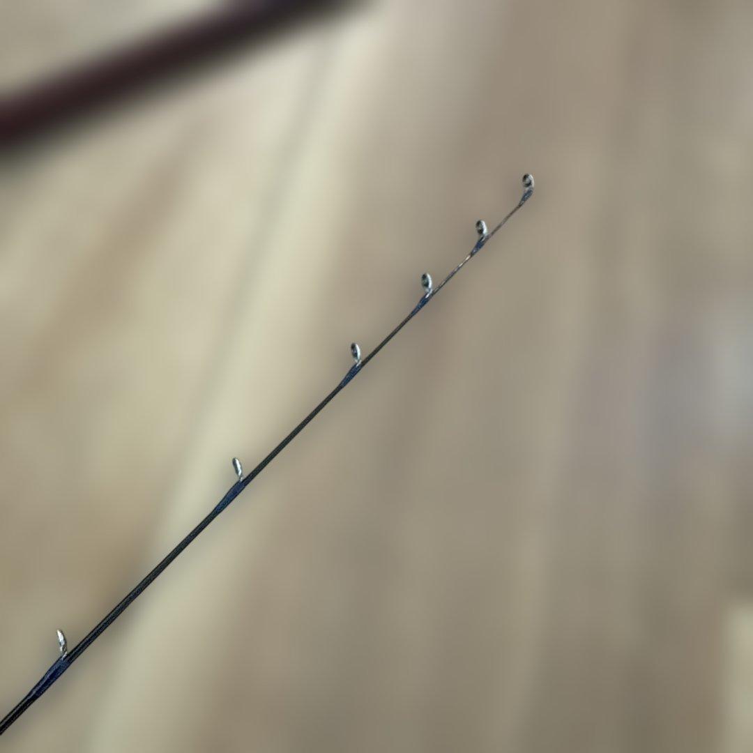 硬調紅月　ヘラ竿をヘチ竿に改造した竿となります　2.6m