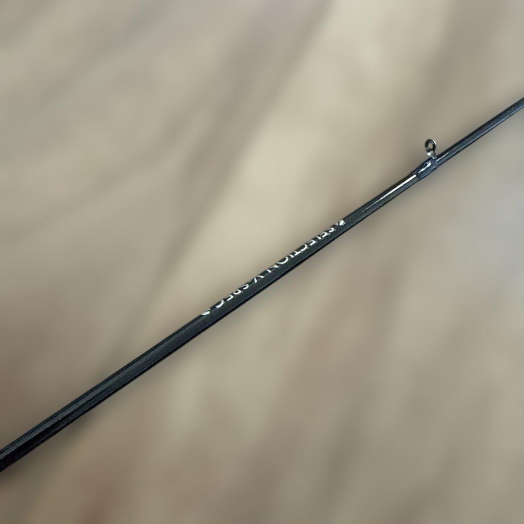 硬調紅月　ヘラ竿をヘチ竿に改造した竿となります　2.6m